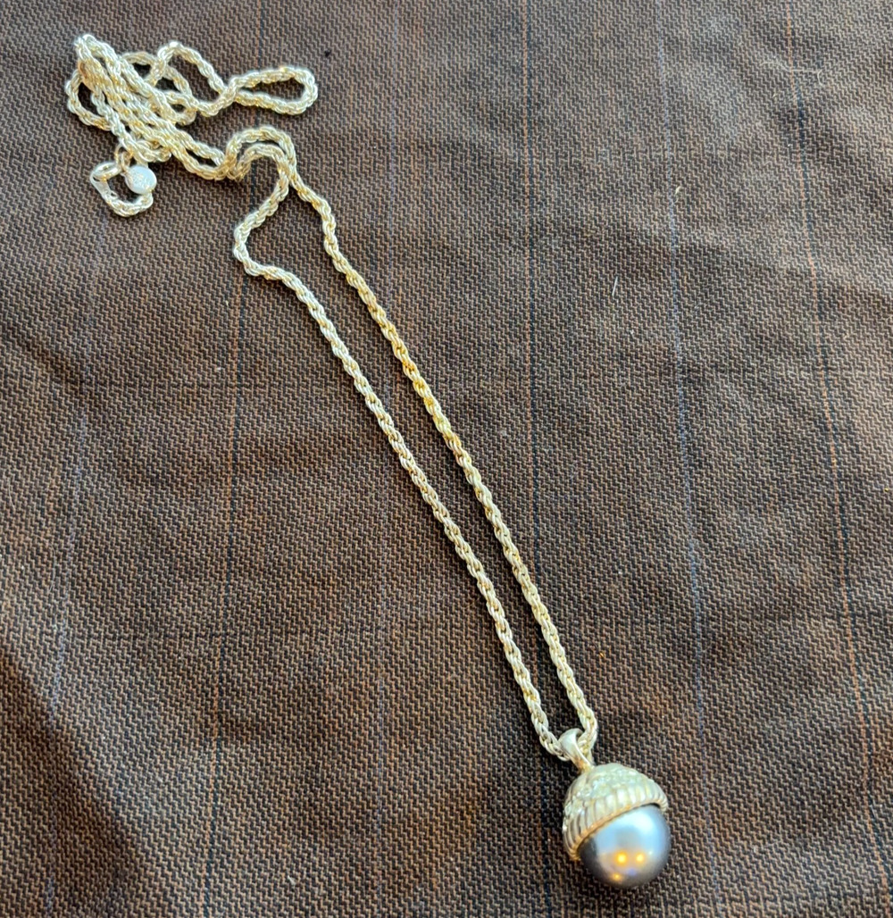 NIB Vintage Giovanni Torlonia Rome Gray Faux Pearl Acorn Pendant Necklace New